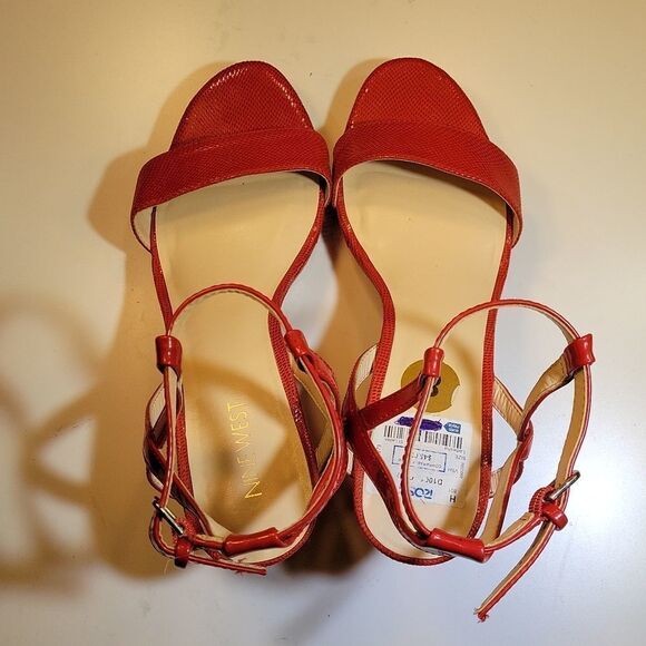 NINE WEST OPEN TOE ANKLE STRAP AND BUCKLE CLOSURE HEEL SANDAL - Picture 7 of 15